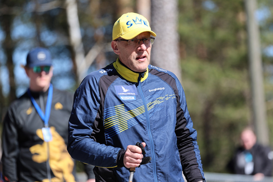 Michael Johansson avslutade för Sverige på stafetten i P-klassen när Sverige tog silver. Bild: Timo Mikkola.
