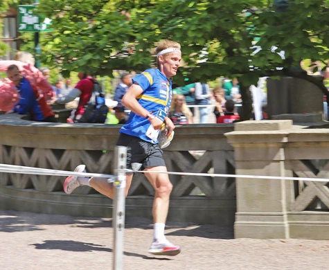 Isac von Krusenstierna är medaljkandidat både lördag och söndag under Sprint-SM i Västerås. Bilden är från stafetten i fjol.